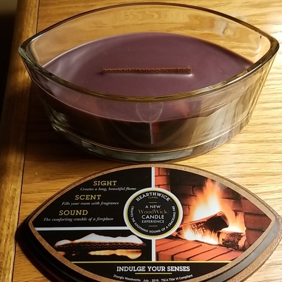 WOODWICK CANDLE - Picture 2 of 5